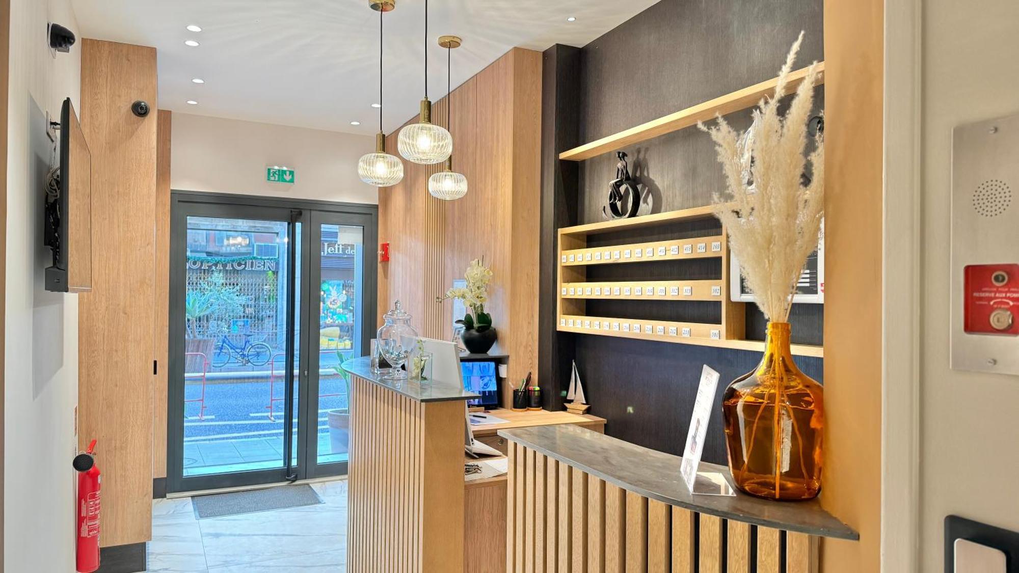 Hotel Helvetique Nice Dış mekan fotoğraf
